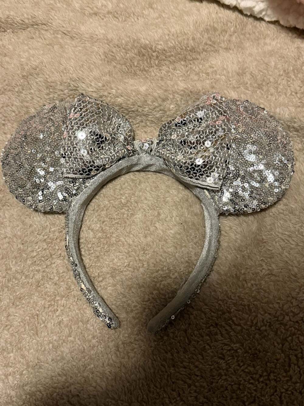 Disney Parks Minnie Mouse Silver Sequin Ears Headband